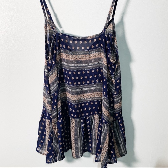 CHLOE K Button Down Top XL - Picture 2 of 3